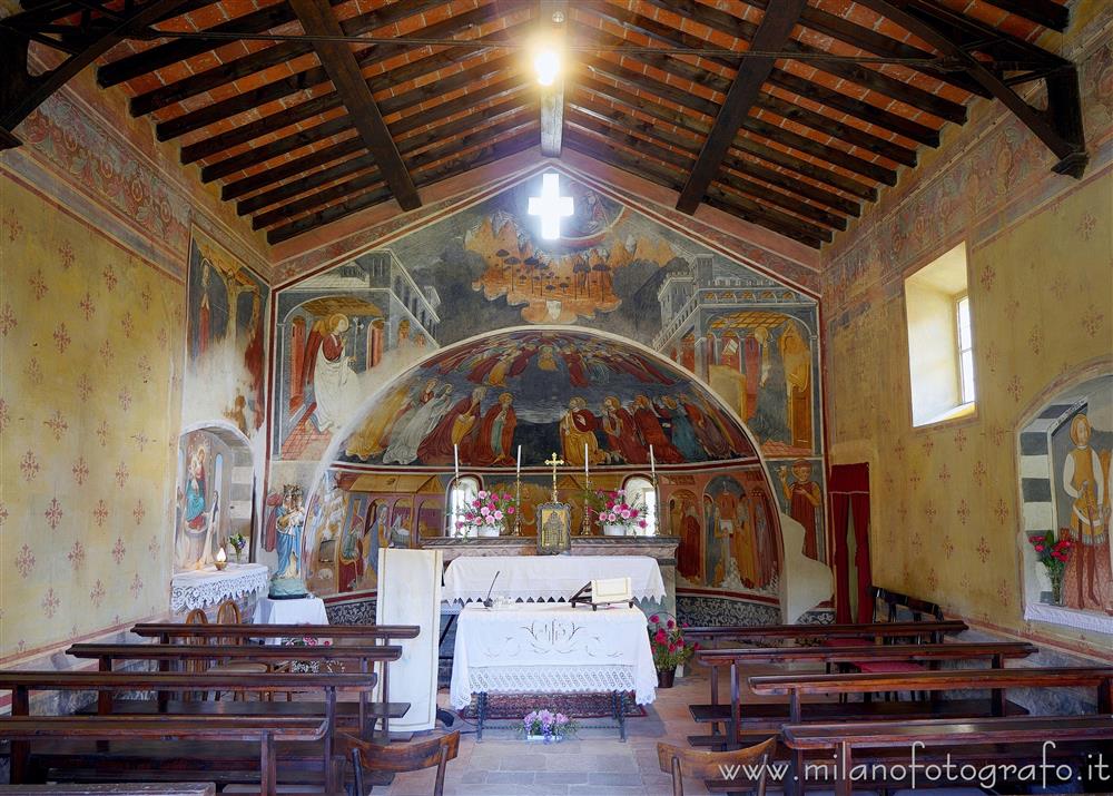 Momo (Novara) - Interno dell'Oratorio di Santa Maria di Linduno